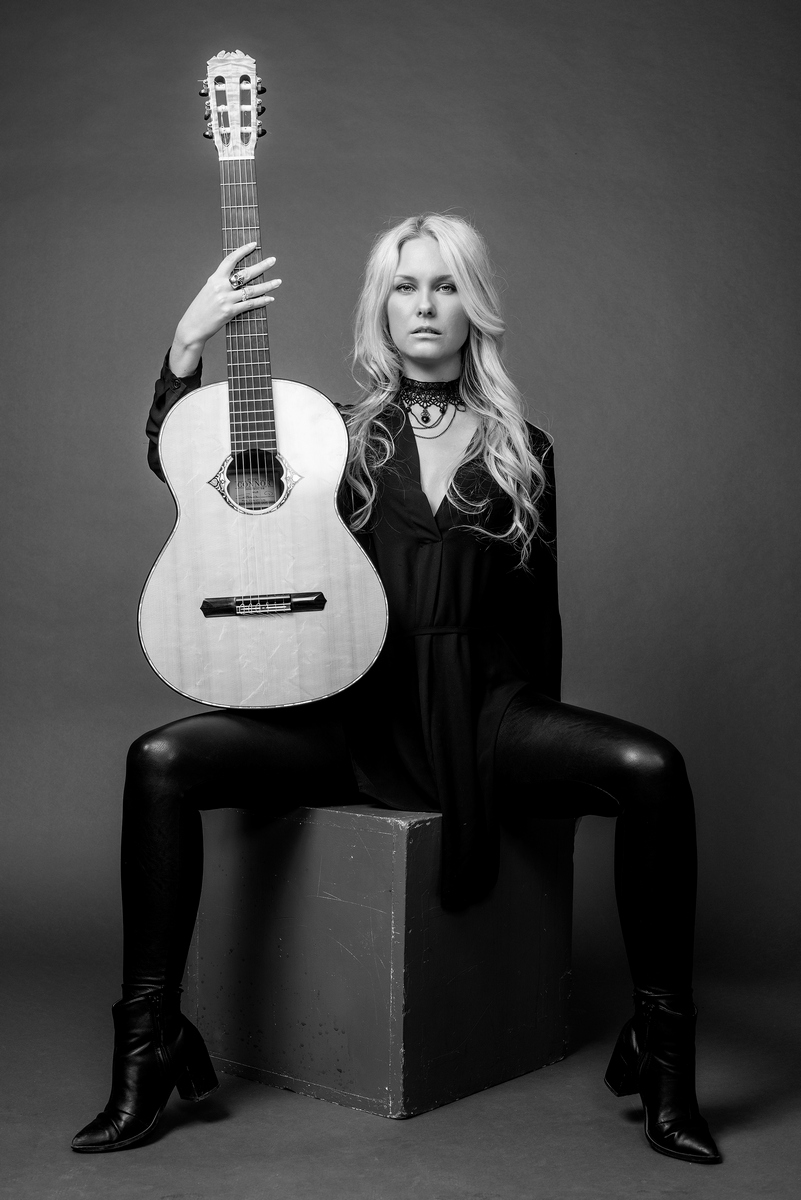 Christina Sandsengen, guitar – Coda